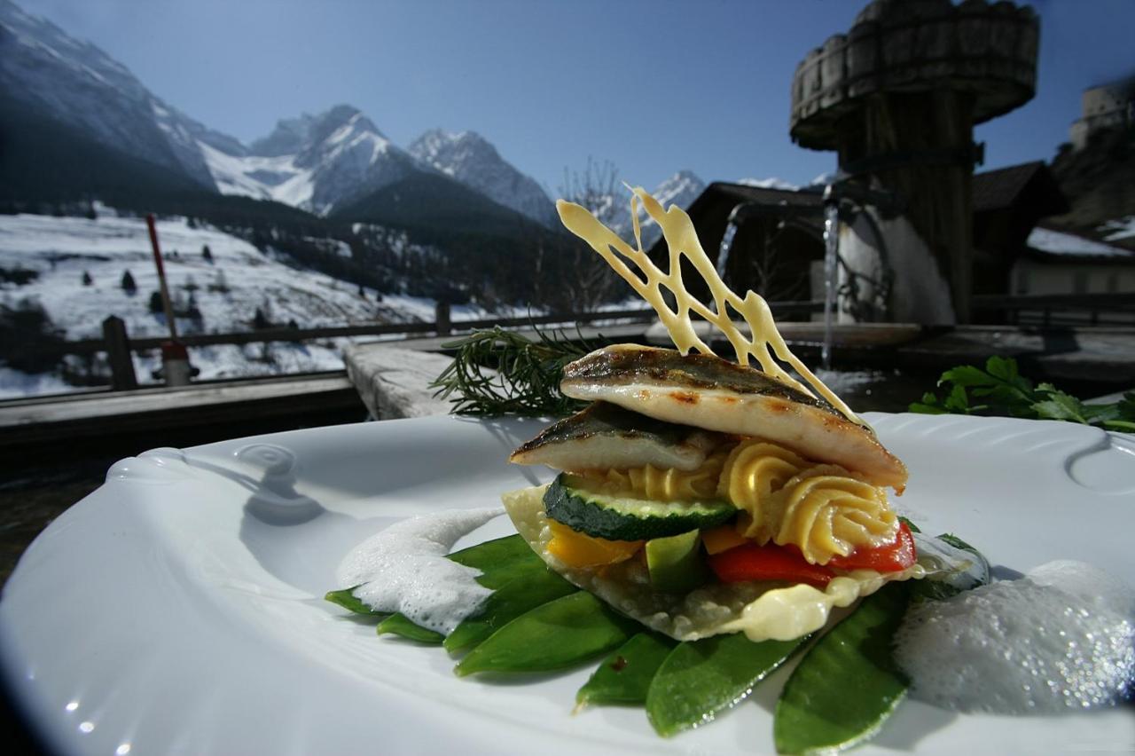Schlosshotel Chaste Tarasp Exterior photo